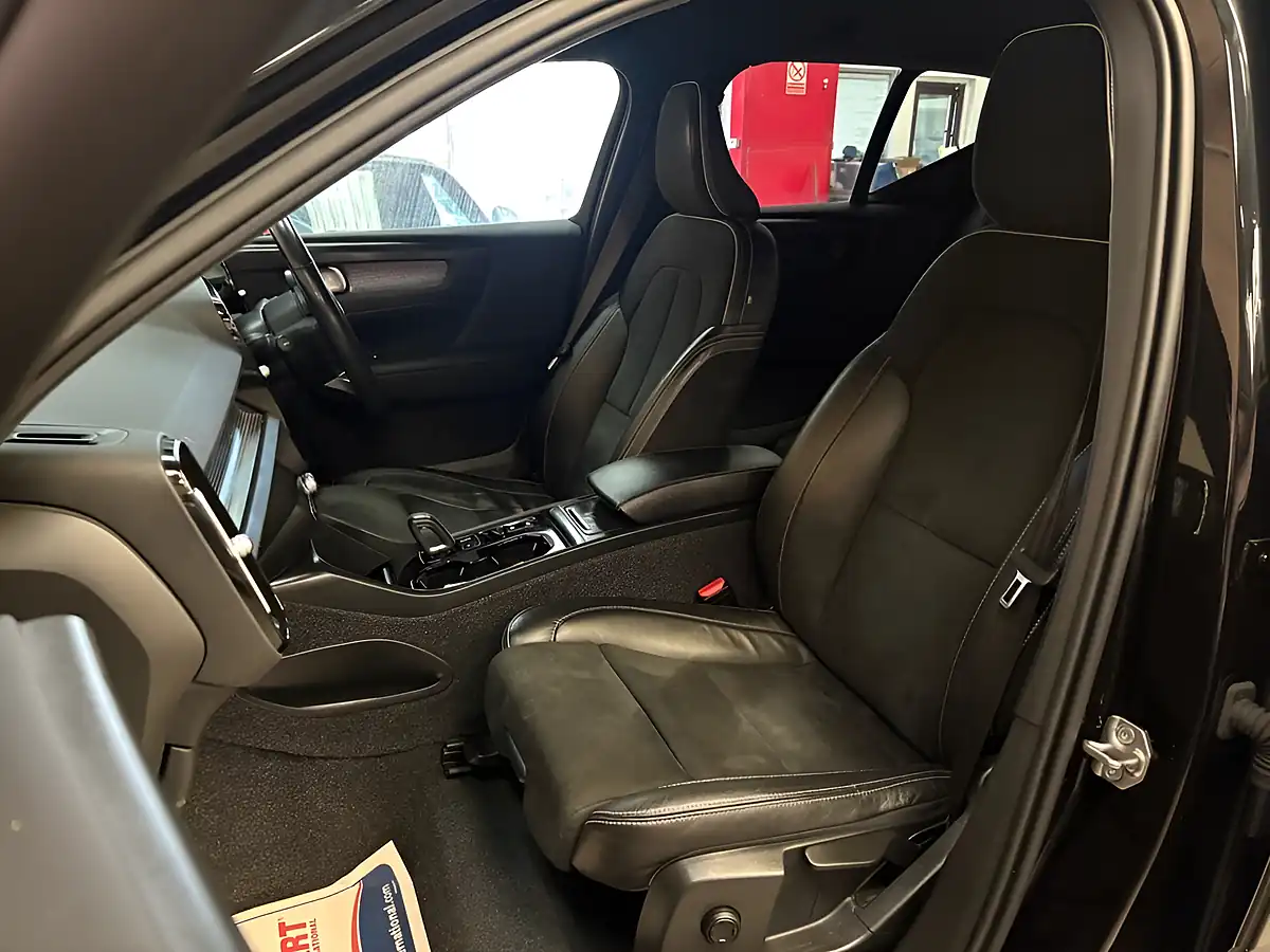 Used 2021 Volvo XC40 R-Design Black - Interior and Exterior details 19