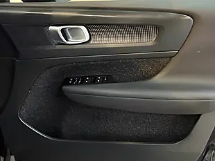 Used 2021 Volvo XC40 R-Design Black - Interior and Exterior details 20