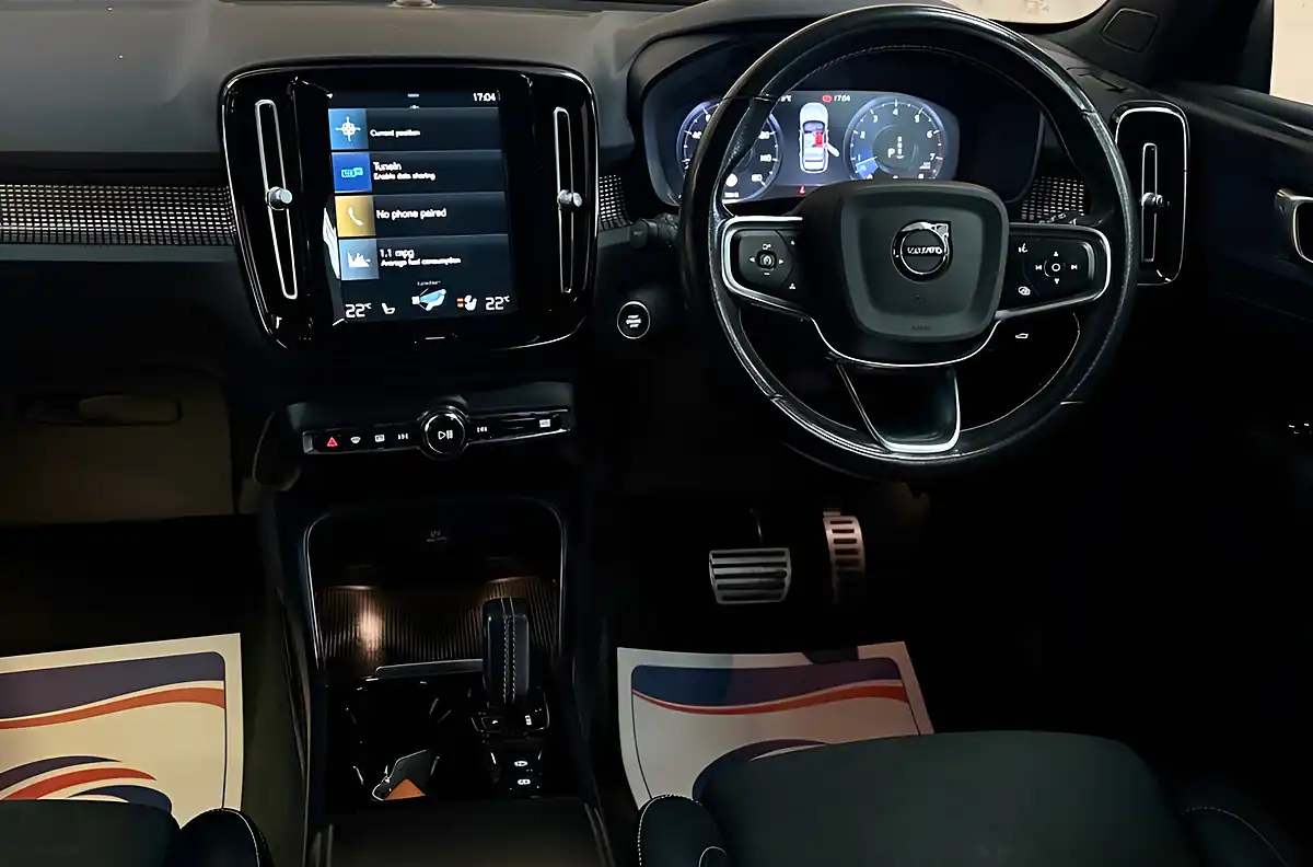 Used 2021 Volvo XC40 R-Design Black - Interior and Exterior details 5