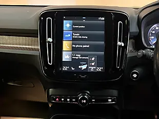 Used 2021 Volvo XC40 R-Design Black - Interior and Exterior details 7