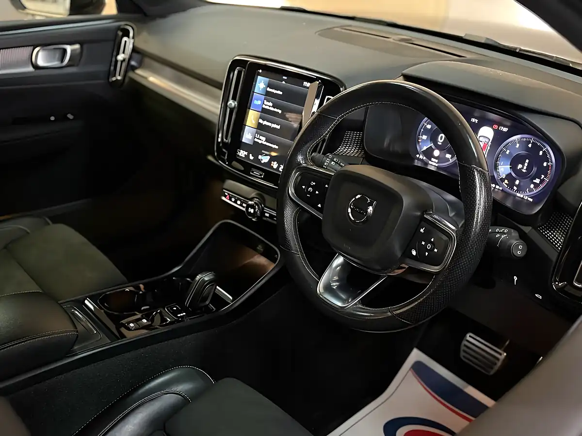Used 2021 Volvo XC40 R-Design Black - Interior and Exterior details 8