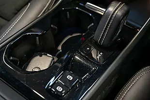 Used 2021 Volvo XC40 R-Design Denim Blue - Interior and Exterior details 10