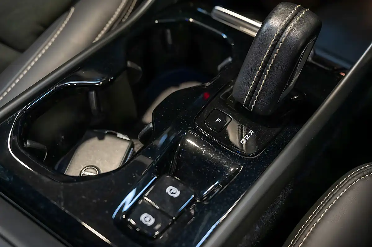 Used 2021 Volvo XC40 R-Design Denim Blue - Interior and Exterior details 10