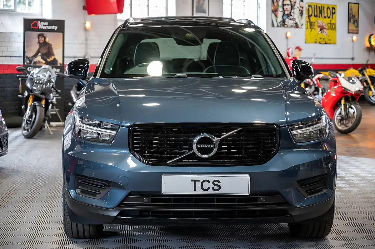 Used 2021 Volvo XC40 R-Design Denim Blue - Interior and Exterior details 3