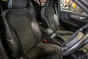 Used 2021 Volvo XC40 R-Design Denim Blue - Interior and Exterior details 6