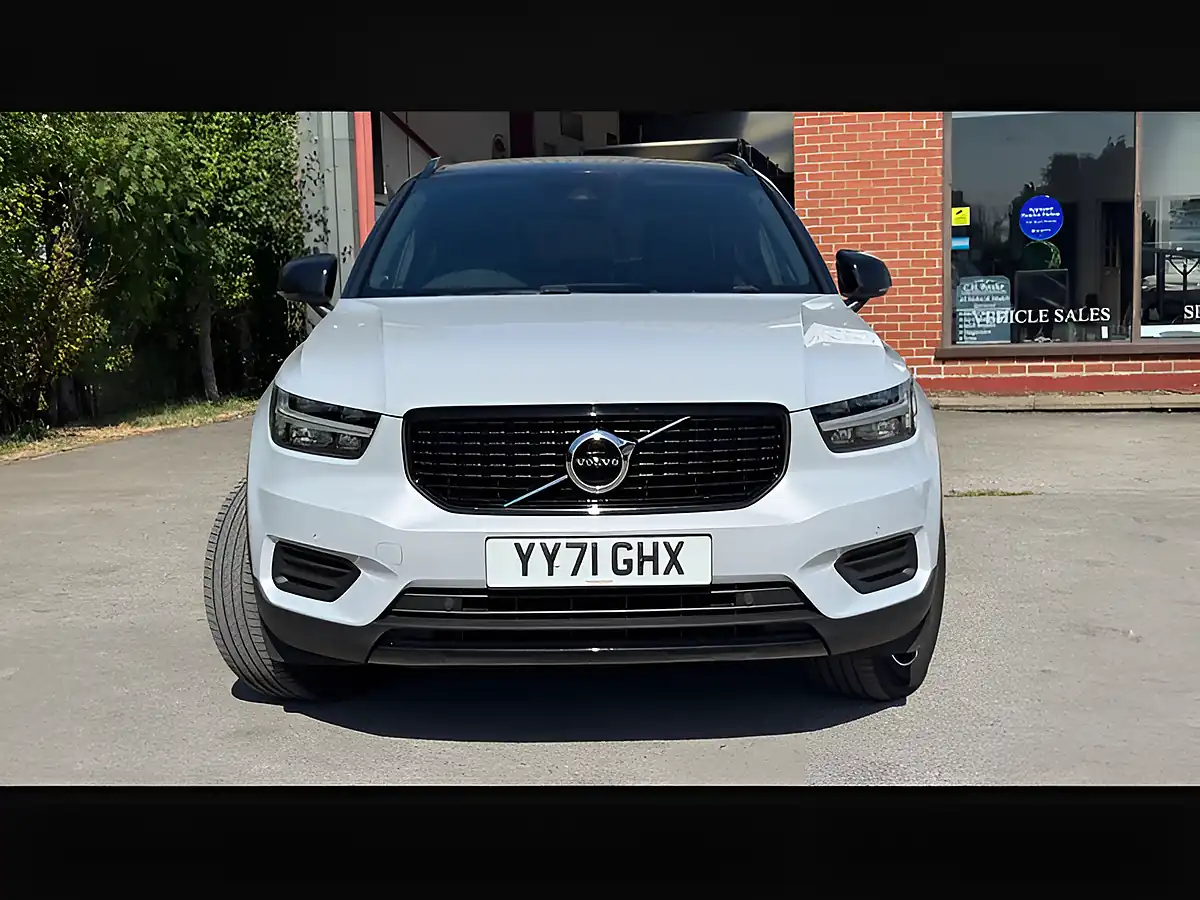 Used 2021 Volvo XC40 R-Design Glacier Silver - Interior and Exterior details 13