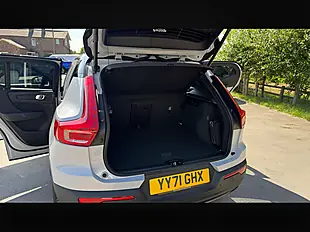 Used 2021 Volvo XC40 R-Design Glacier Silver - Interior and Exterior details 15