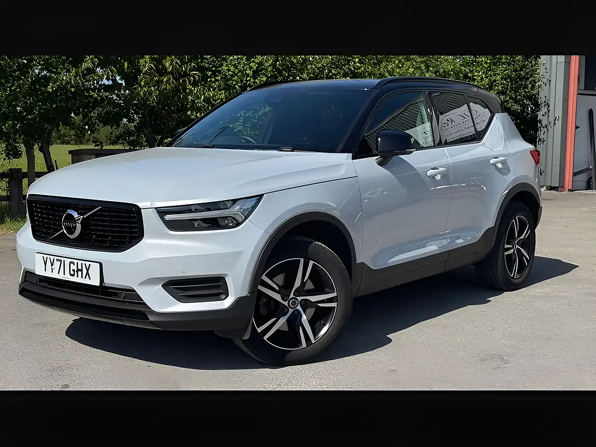 Used 2021 Volvo XC40 R-Design Glacier Silver - Interior and Exterior details 5