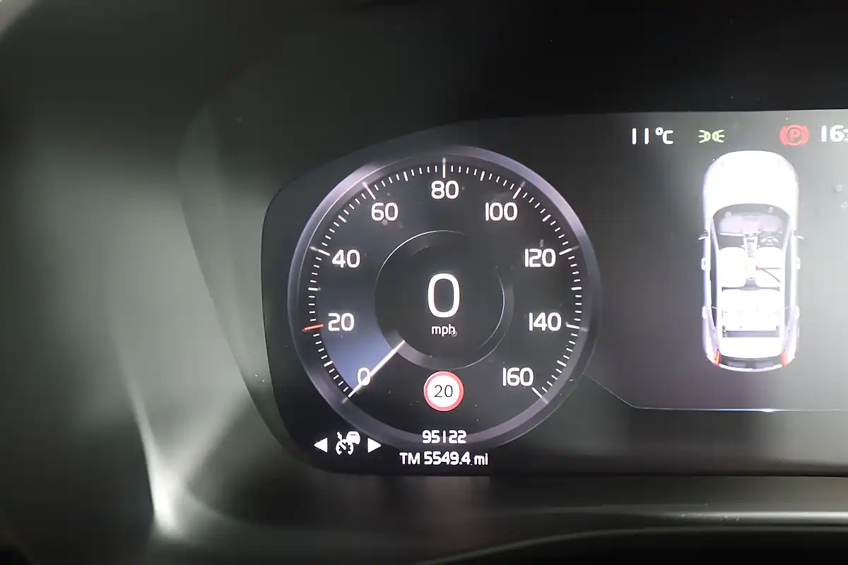 Used 2021 Volvo Xc40 R-Design Pro Grey - Interior and Exterior details 17