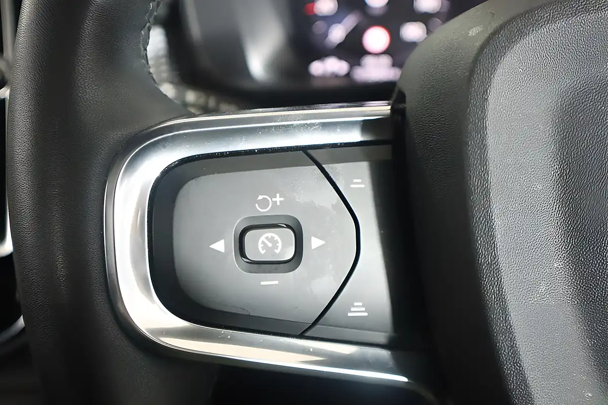 Used 2021 Volvo Xc40 R-Design Pro Grey - Interior and Exterior details 18