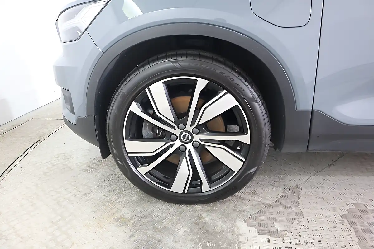 Used 2021 Volvo Xc40 R-Design Pro Grey - Interior and Exterior details 9