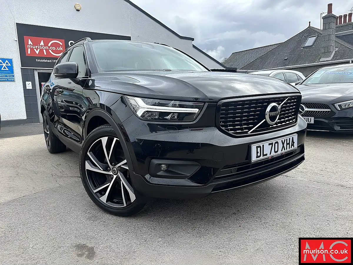 Used 2021 Volvo XC40 R-Design Pro Onyx Black - Front View