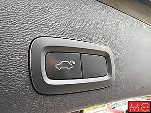 Used 2021 Volvo XC40 R-Design Pro Onyx Black - Interior and Exterior details 13