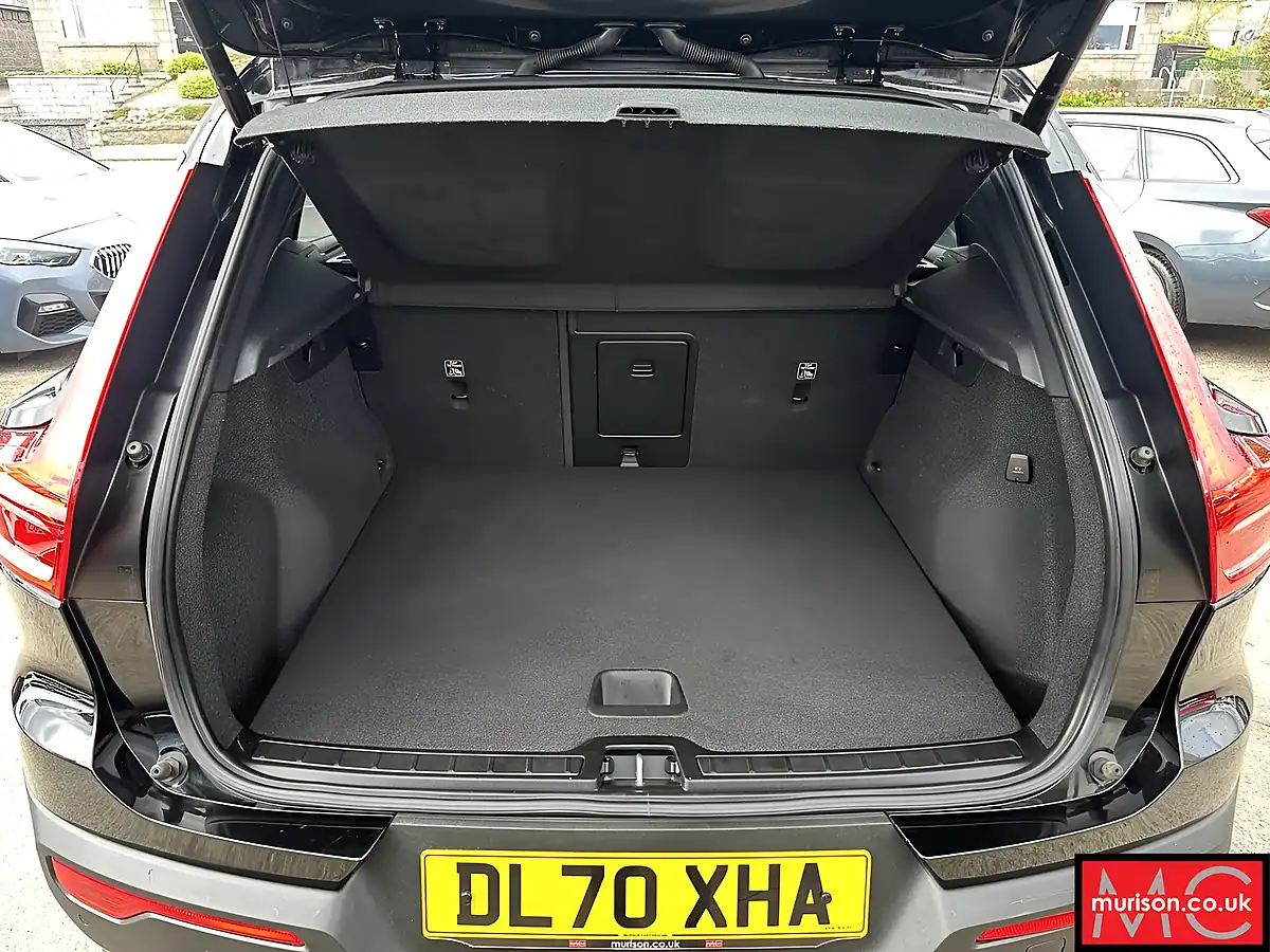 Used 2021 Volvo XC40 R-Design Pro Onyx Black - Interior and Exterior details 14