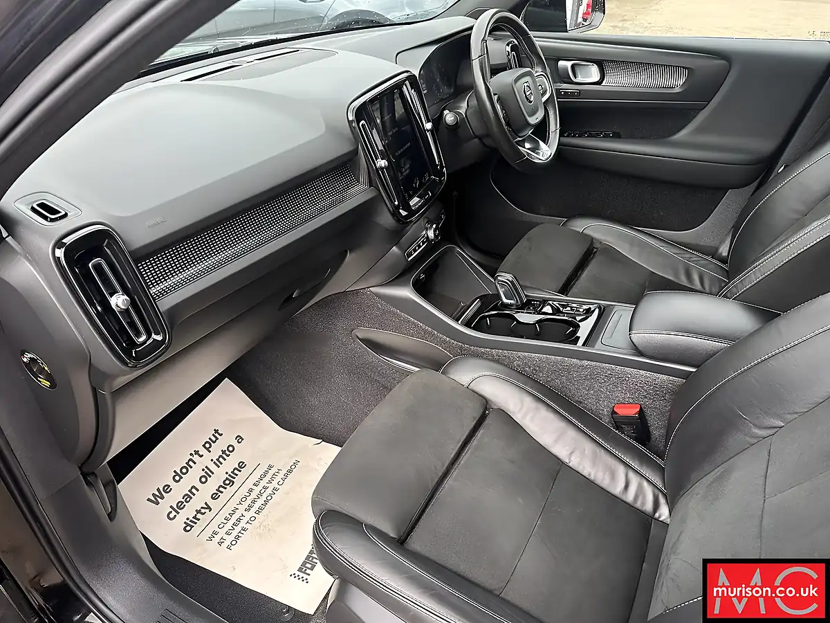 Used 2021 Volvo XC40 R-Design Pro Onyx Black - Interior and Exterior details 18