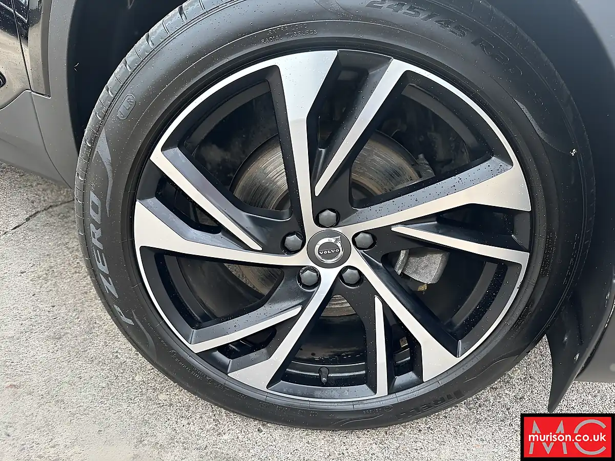 Used 2021 Volvo XC40 R-Design Pro Onyx Black - Interior and Exterior details 2