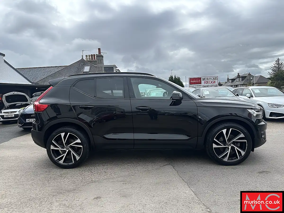 Used 2021 Volvo XC40 R-Design Pro Onyx Black - Interior and Exterior details 5