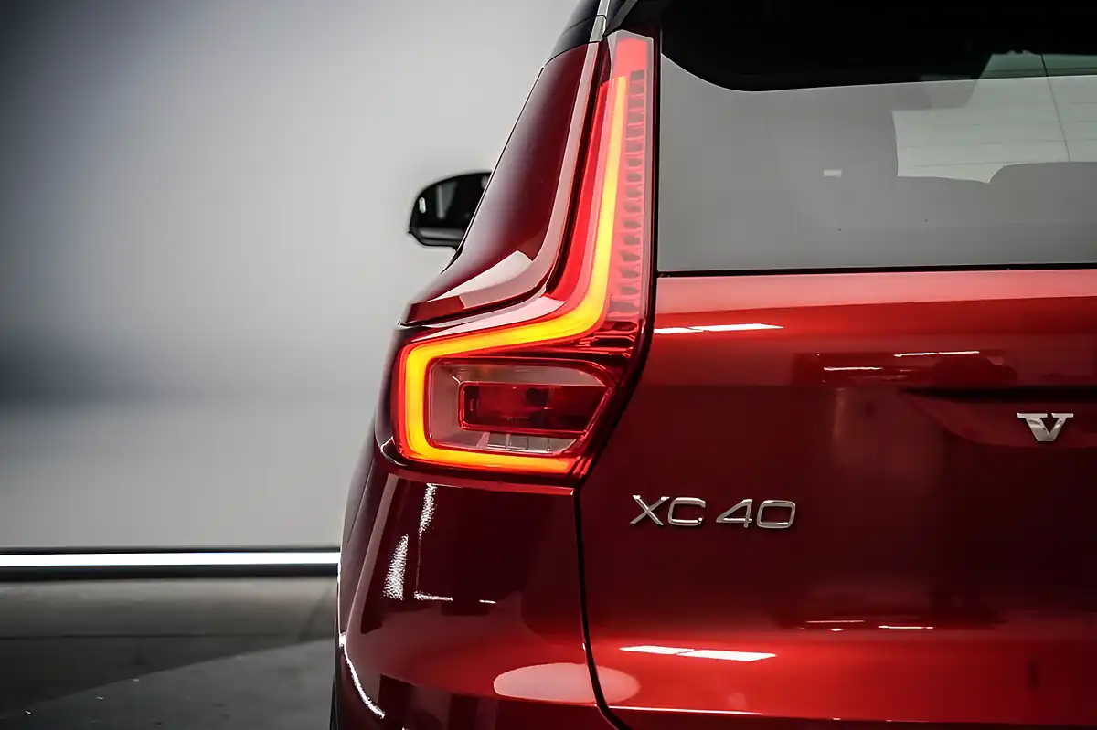 Used 2021 Volvo XC40 R-Design Pro Red - Interior and Exterior details 10