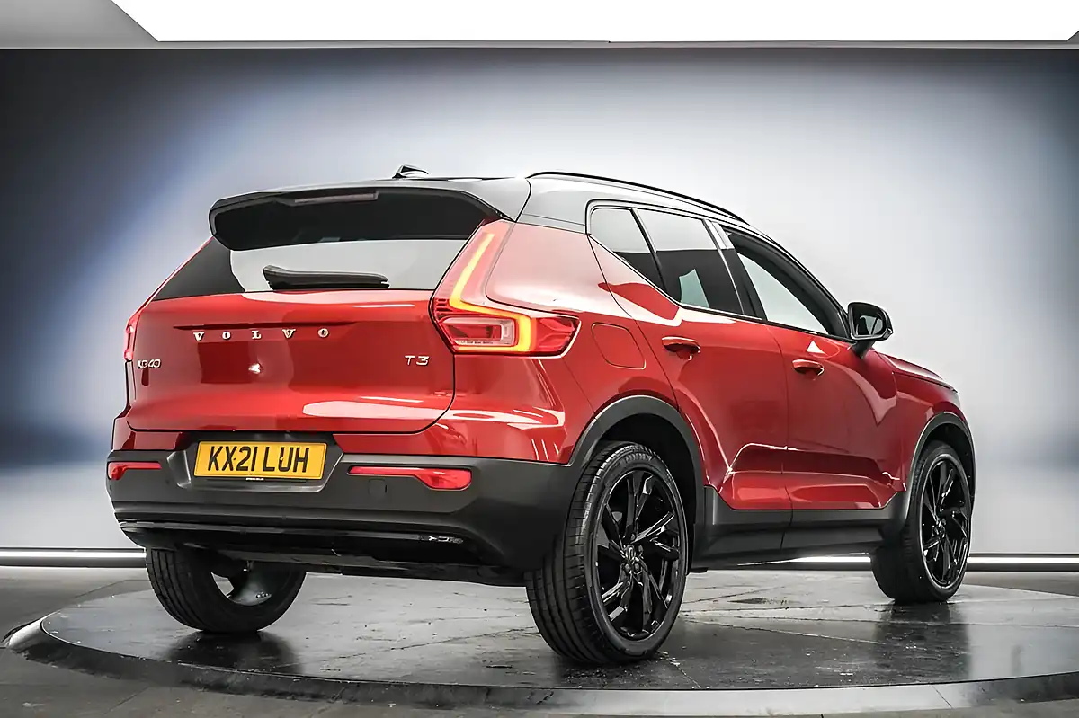 Used 2021 Volvo XC40 R-Design Pro Red - Interior and Exterior details 3