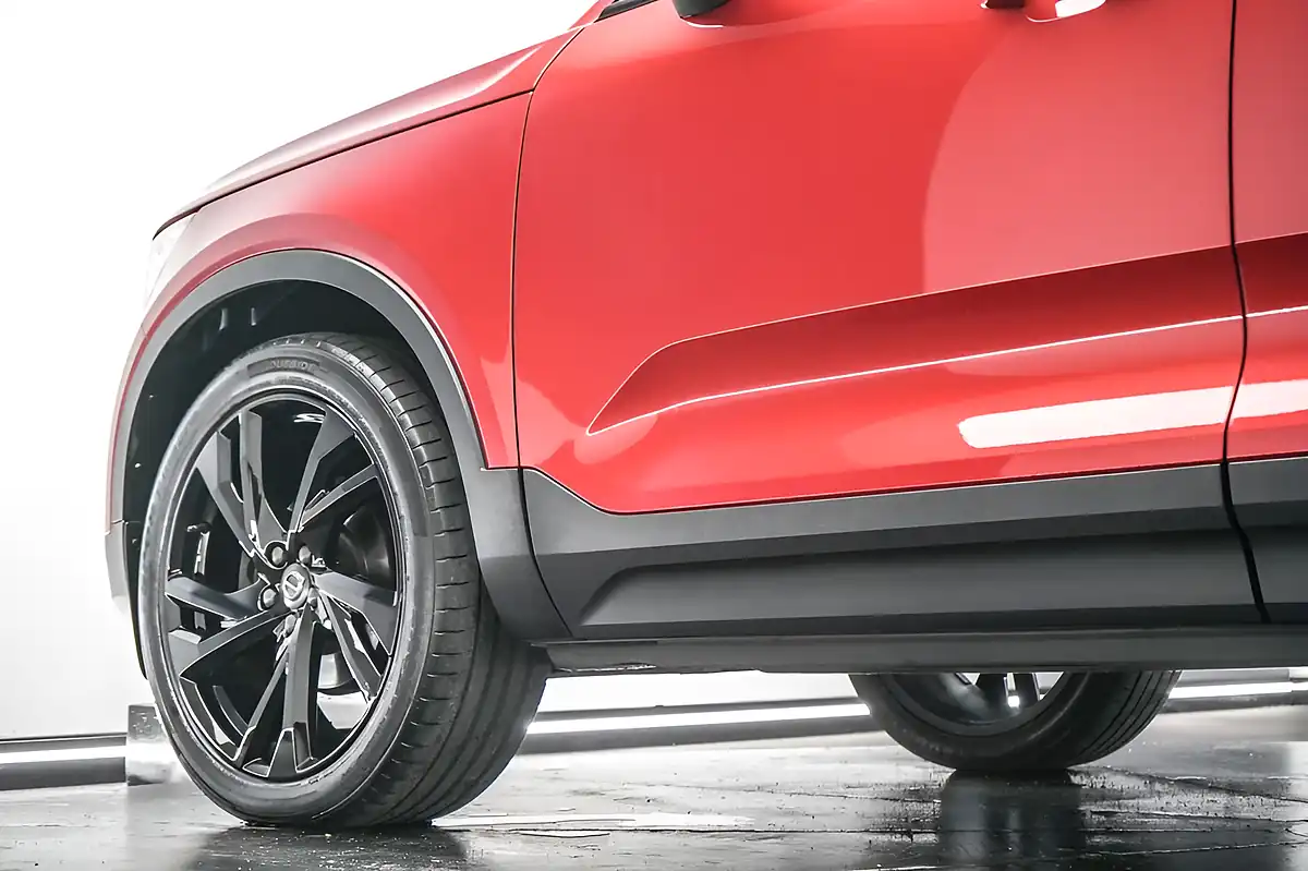 Used 2021 Volvo XC40 R-Design Pro Red - Interior and Exterior details 6