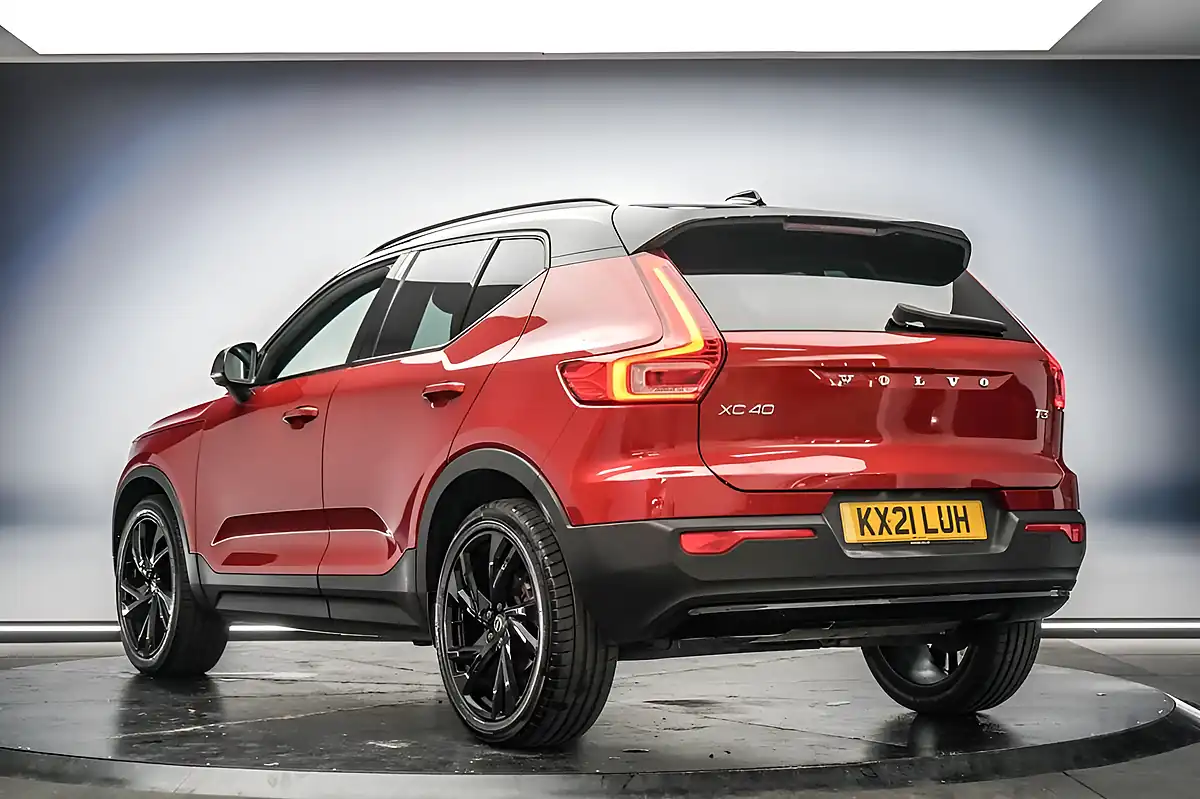 Used 2021 Volvo XC40 R-Design Pro Red - Interior and Exterior details 7