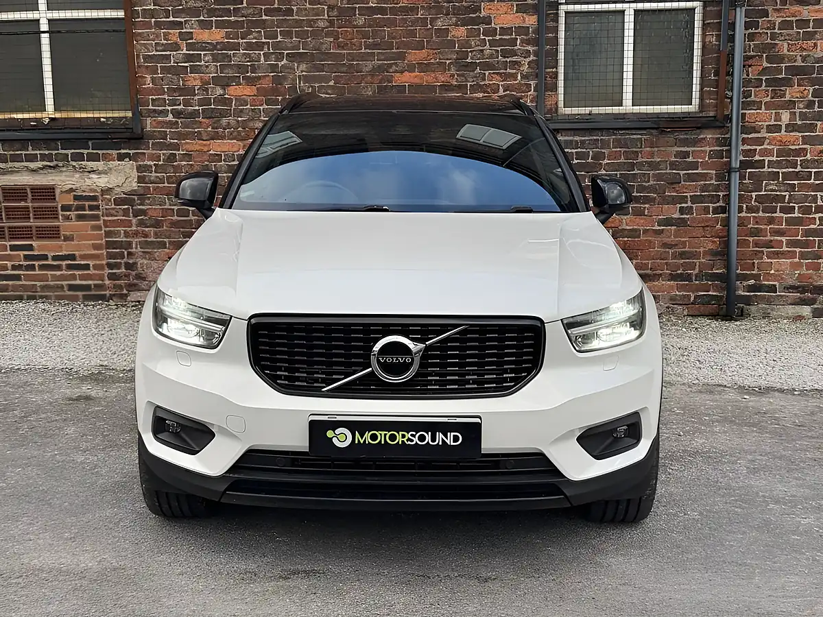 Used 2021 Volvo XC40 R-Design Pro White - Interior and Exterior details 2