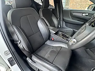 Used 2021 Volvo XC40 R-Design Pro White - Interior and Exterior details 7