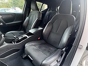 Used 2021 Volvo XC40 R-Design Pro White - Interior and Exterior details 8