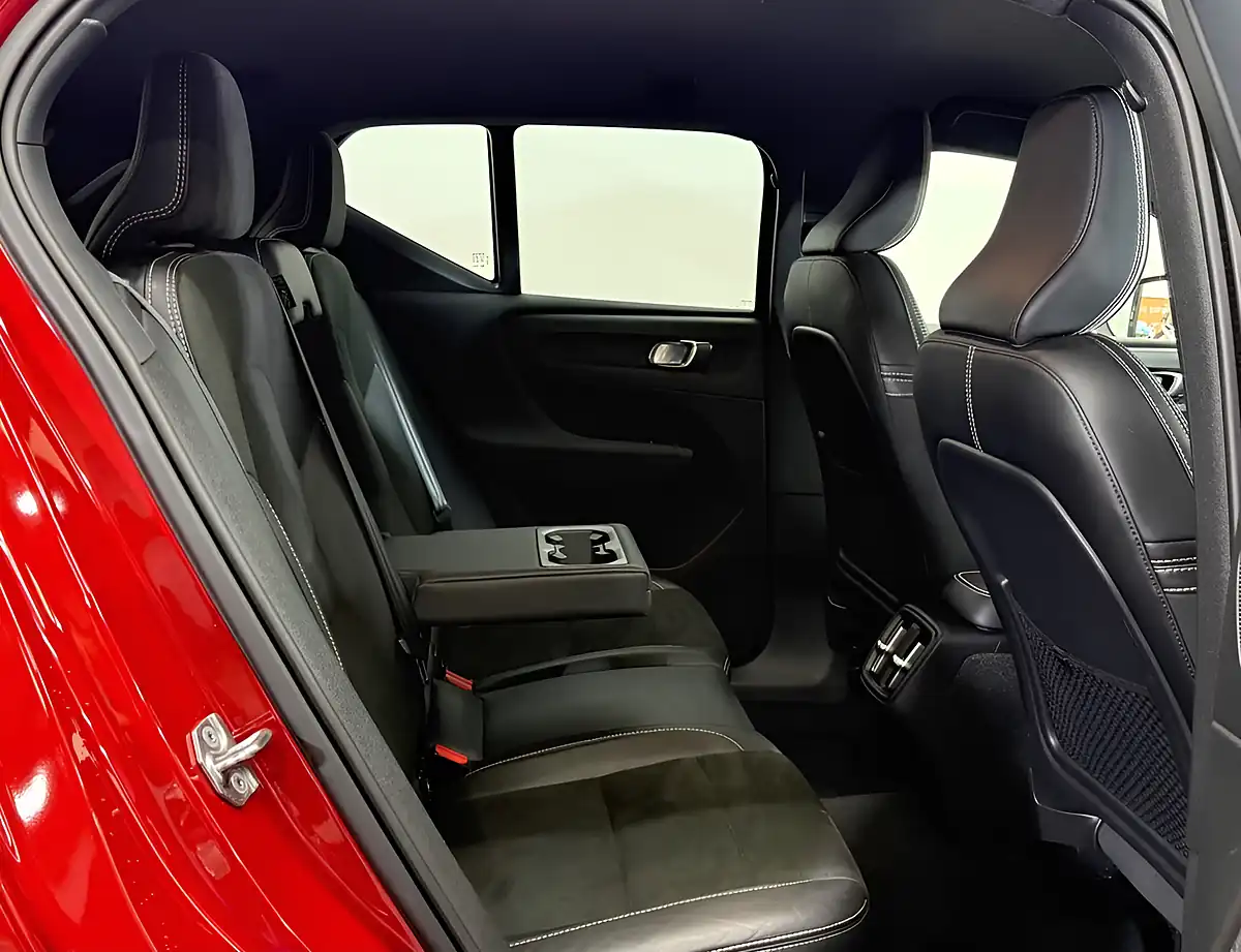 Used 2021 Volvo XC40 R-Design Red - Interior and Exterior details 14