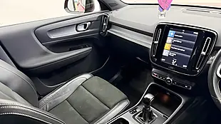 Used 2021 Volvo XC40 R-Design Red - Interior and Exterior details 16