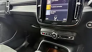 Used 2021 Volvo XC40 R-Design Red - Interior and Exterior details 18