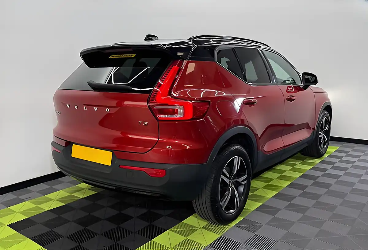 Used 2021 Volvo XC40 R-Design Red - Interior and Exterior details 2
