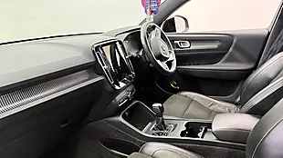 Used 2021 Volvo XC40 R-Design Red - Interior and Exterior details 20