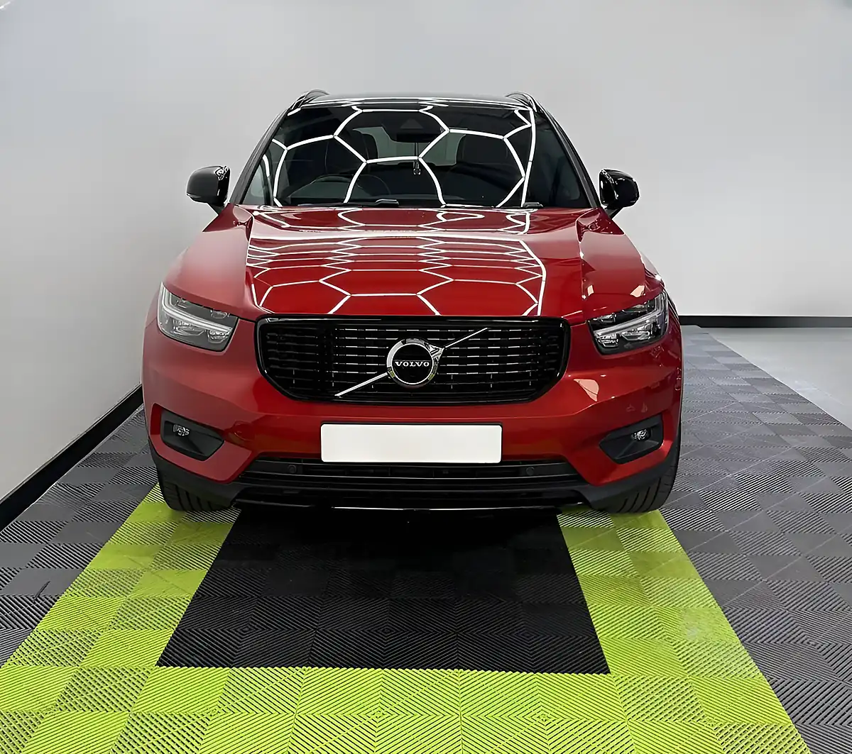 Used 2021 Volvo XC40 R-Design Red - Interior and Exterior details 4