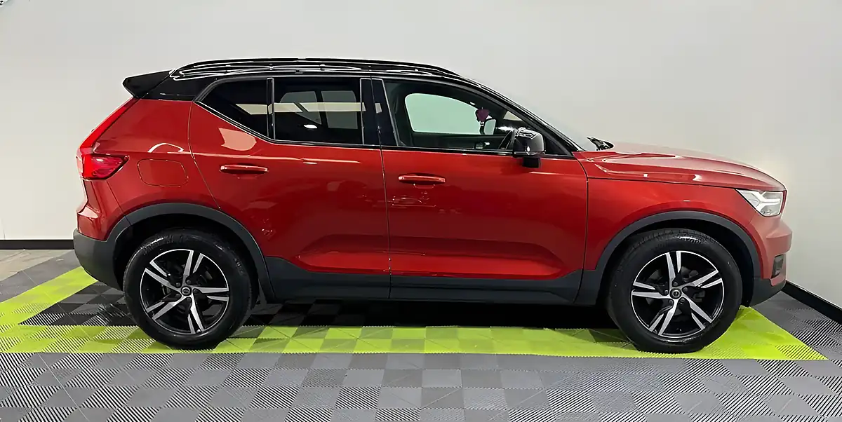 Used 2021 Volvo XC40 R-Design Red - Interior and Exterior details 8