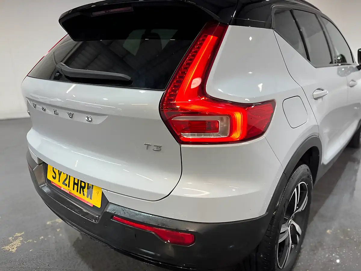 Used 2021 Volvo XC40 R-Design Silver - Interior and Exterior details 13