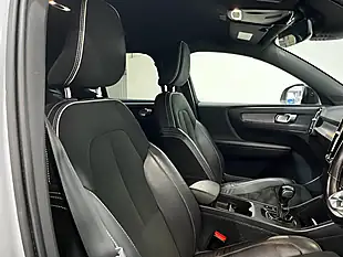 Used 2021 Volvo XC40 R-Design Silver - Interior and Exterior details 17