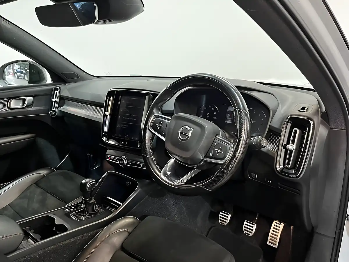 Used 2021 Volvo XC40 R-Design Silver - Interior and Exterior details 19