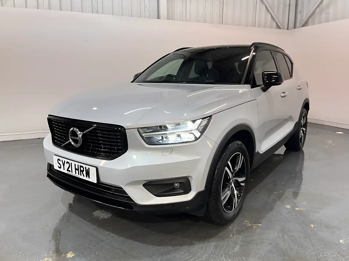 Used 2021 Volvo XC40 R-Design Silver - Interior and Exterior details 3