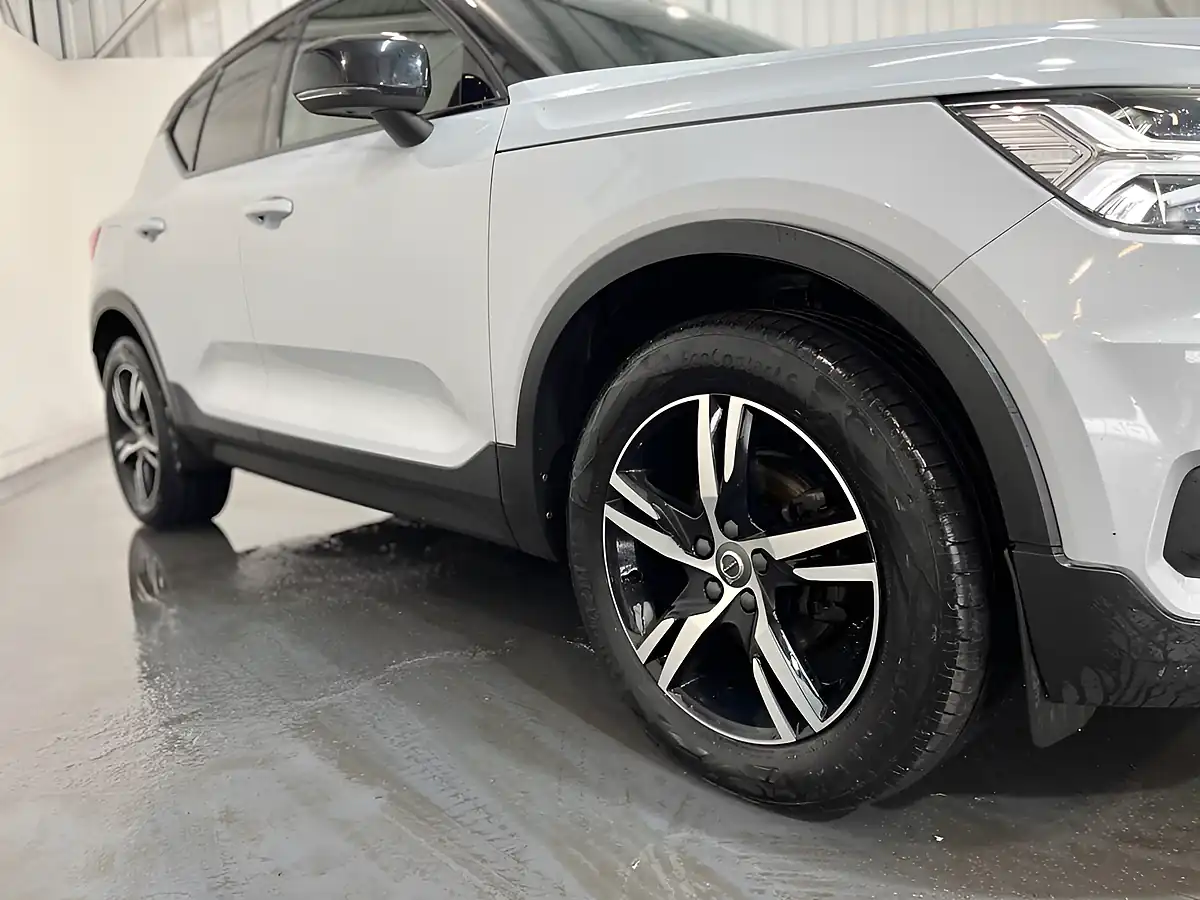 Used 2021 Volvo XC40 R-Design Silver - Interior and Exterior details 8