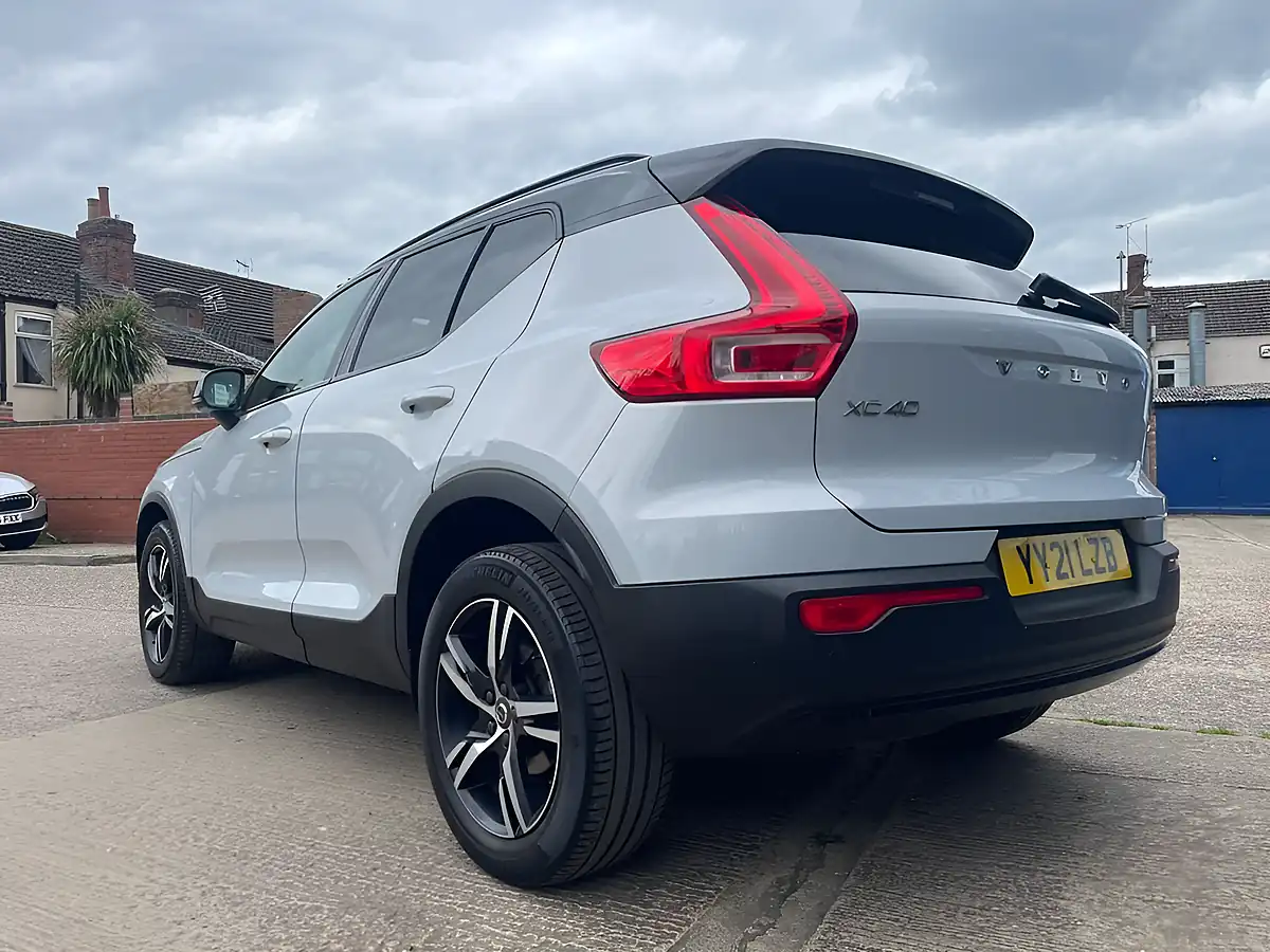 Used 2021 Volvo Xc40 R-Design Silver - Interior and Exterior details 4