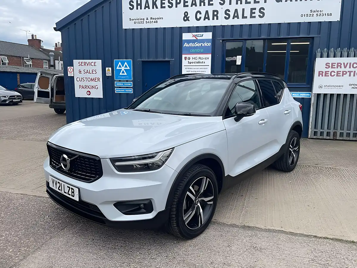 Used 2021 Volvo Xc40 R-Design Silver - Interior and Exterior details 7