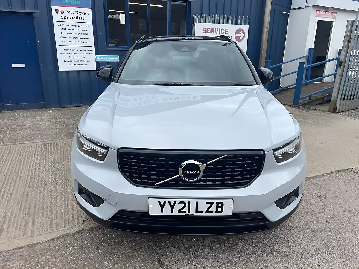Used 2021 Volvo Xc40 R-Design Silver - Interior and Exterior details 8