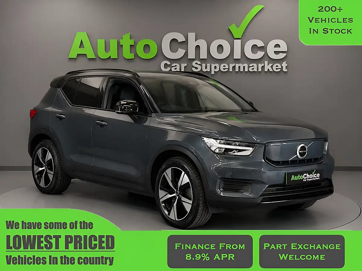 Used 2021 Volvo XC40 Recharge Blue - Front View