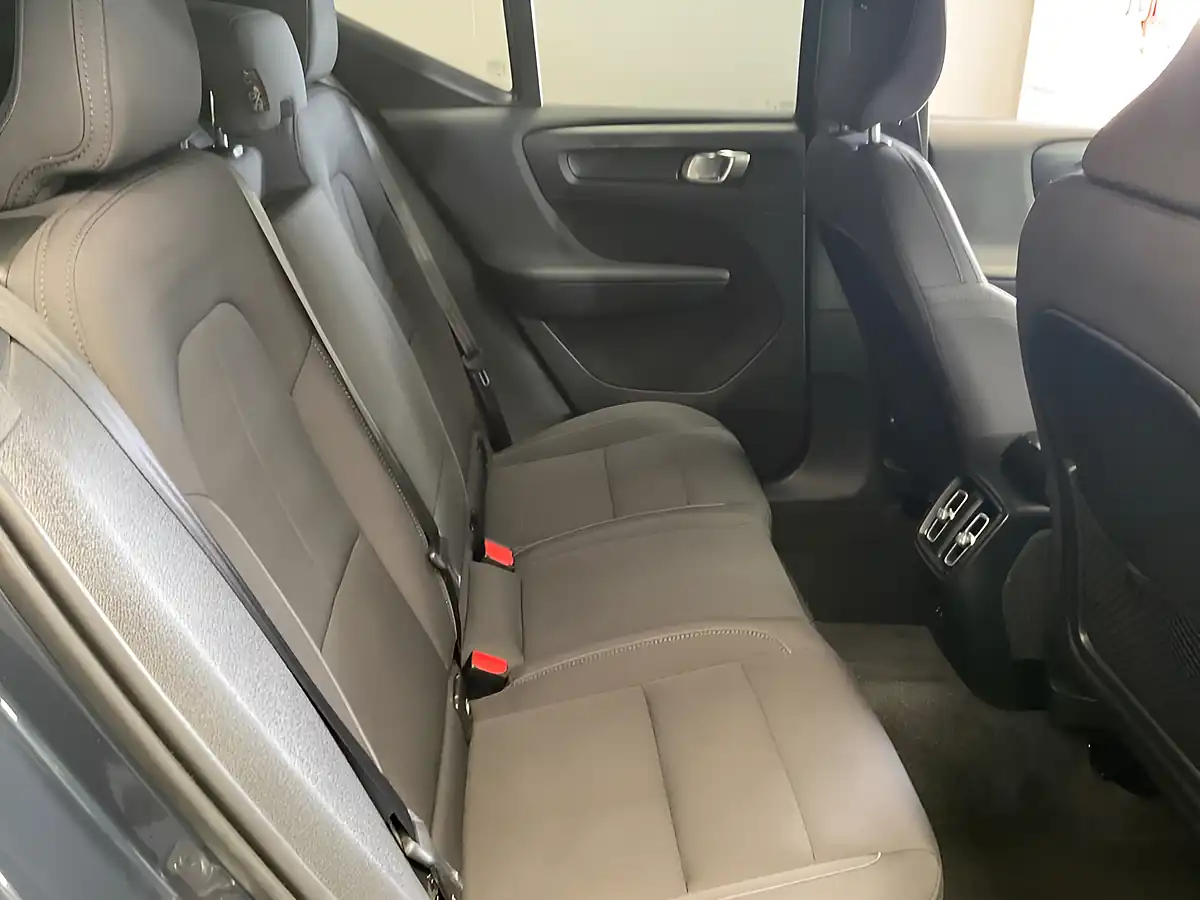 Used 2021 Volvo XC40 Recharge Blue - Interior and Exterior details 10