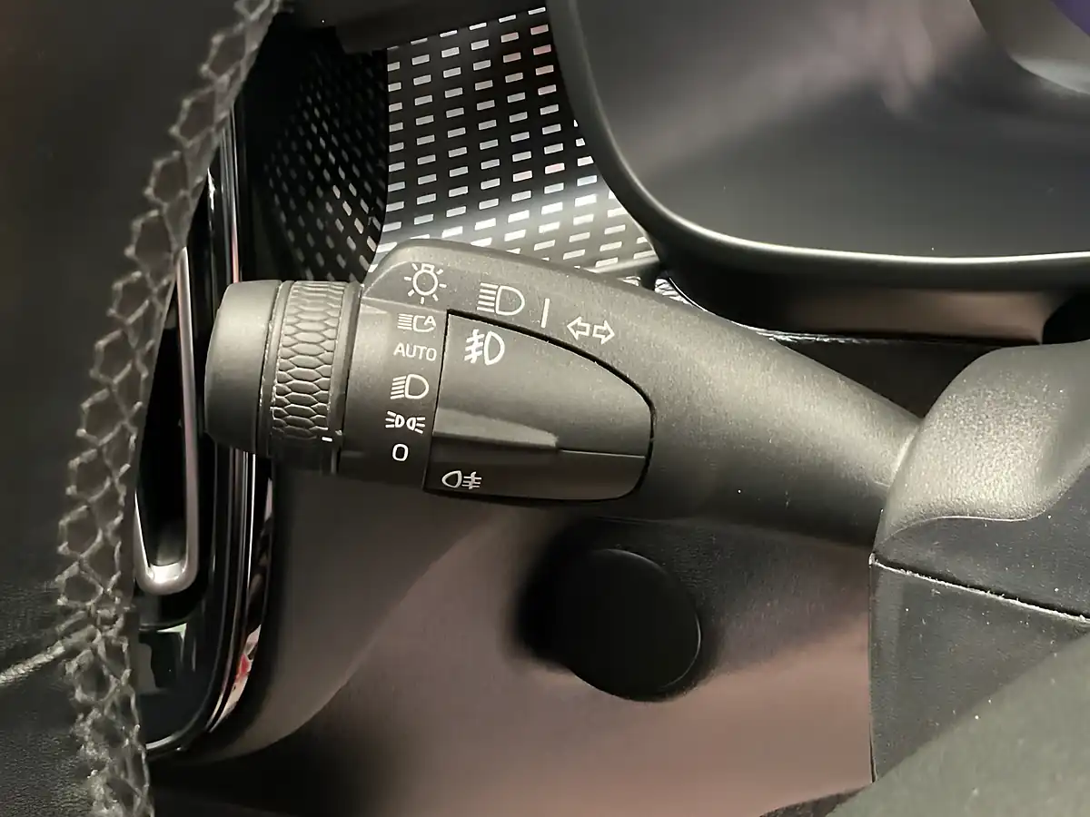 Used 2021 Volvo XC40 Recharge Blue - Interior and Exterior details 12