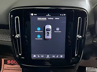 Used 2021 Volvo XC40 Recharge Blue - Interior and Exterior details 16