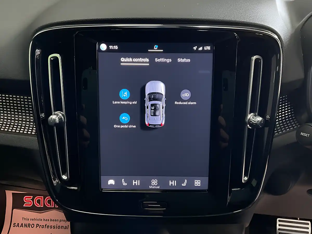 Used 2021 Volvo XC40 Recharge Blue - Interior and Exterior details 16
