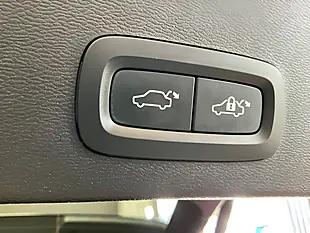 Used 2021 Volvo XC40 Recharge Blue - Interior and Exterior details 17