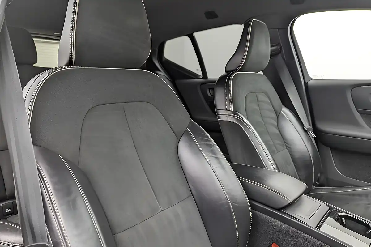 Used 2021 Volvo XC40 Recharge Twin Fusion Red - Interior and Exterior details 14